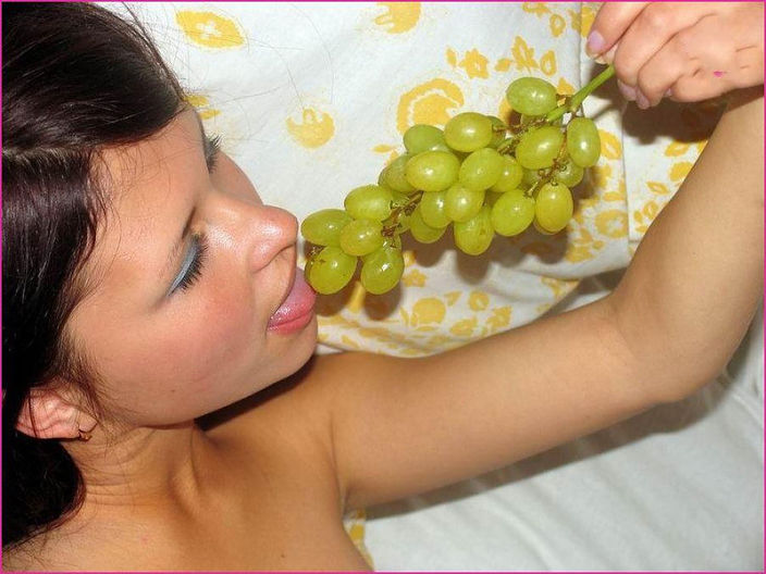 кушаю виноград
