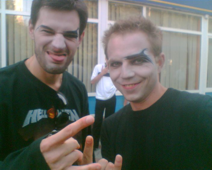 Это я - двухголовый...