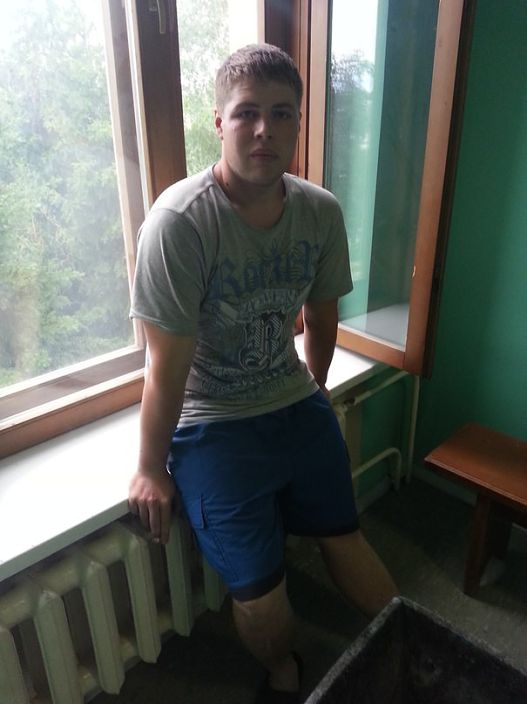 ,))))))))