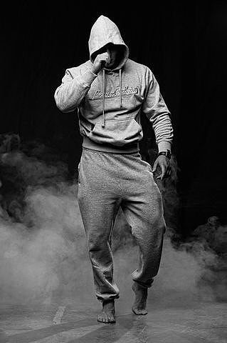 Всегда стоит