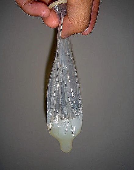 Презерватив со спермой