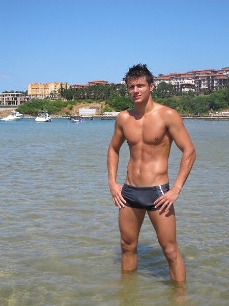 На море