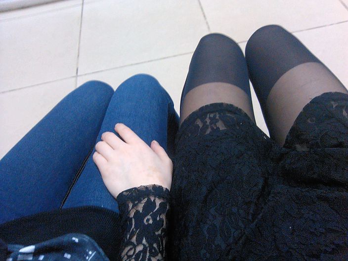 с подружкой ;з