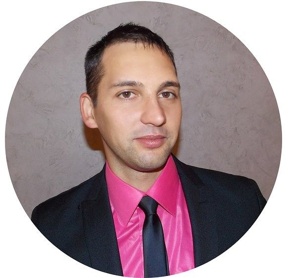 Могу быть нежным могу и трусики то зубами порвать!