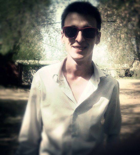 красавец)