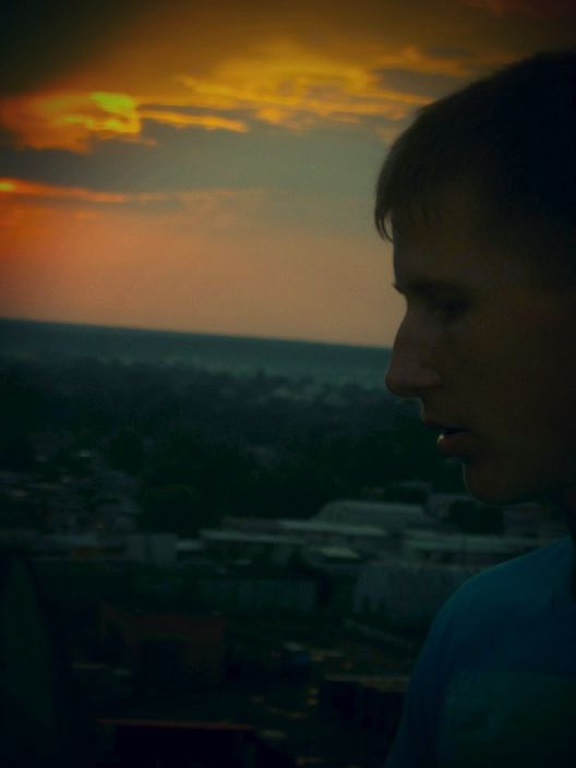 На крыше дома