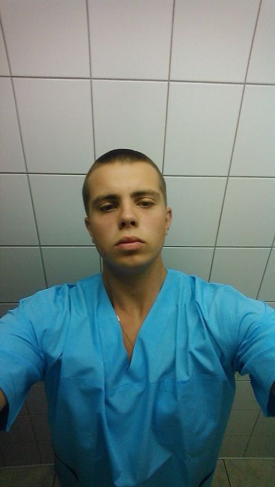 И это я