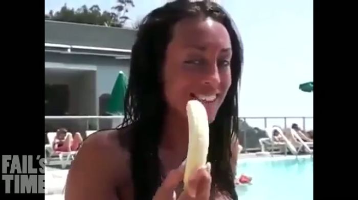 девочки глотают..