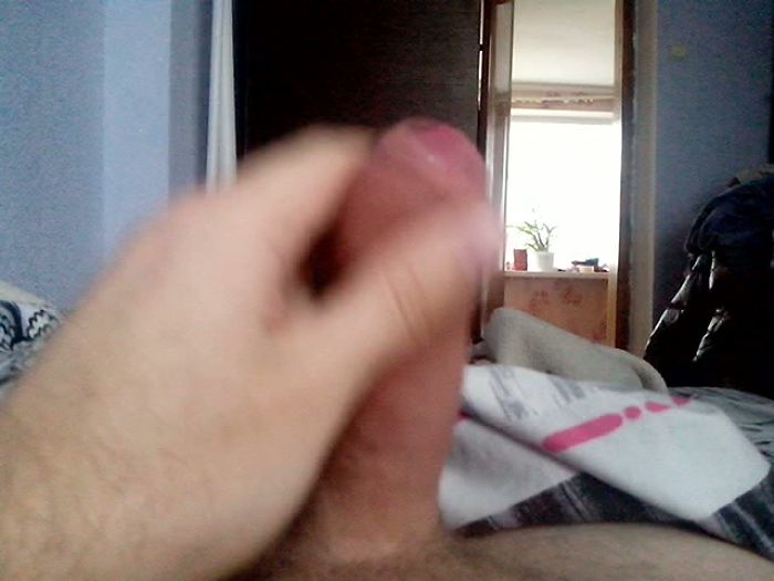 Борюсь с утренним стояком :)