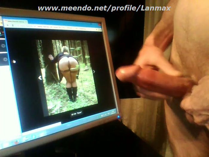 Дрочу хуй на много кисек из моего альбома и кончил