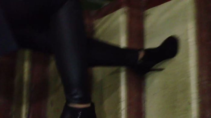 Как вам ножки?)