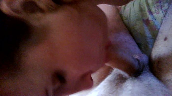 Женщина отсосала