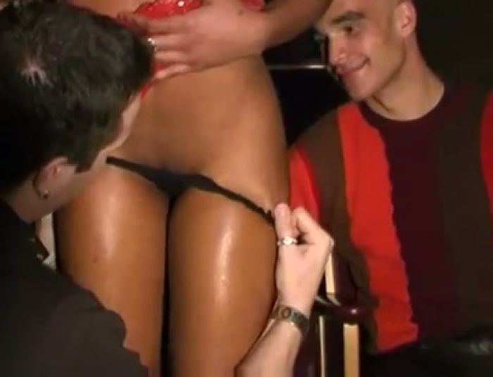 Ebony pussy masturbation